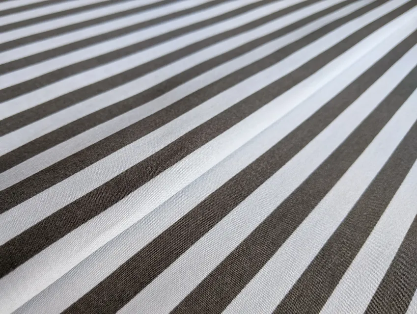 Коттон сатин полоска 10 мм, хаки на белом (отрез 1 м) - фото 1 - интернет-магазин tkani-atlas.com.ua