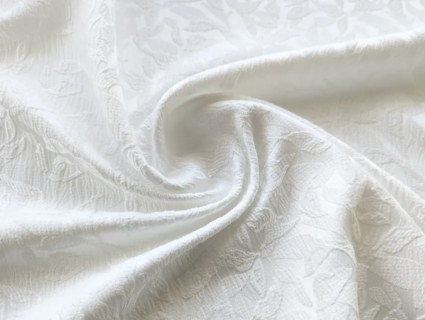 Жаккард креш листяна казка, молочний (відріз 2,5 м) - фото 1 - інтернет-магазин tkani-atlas.com.ua