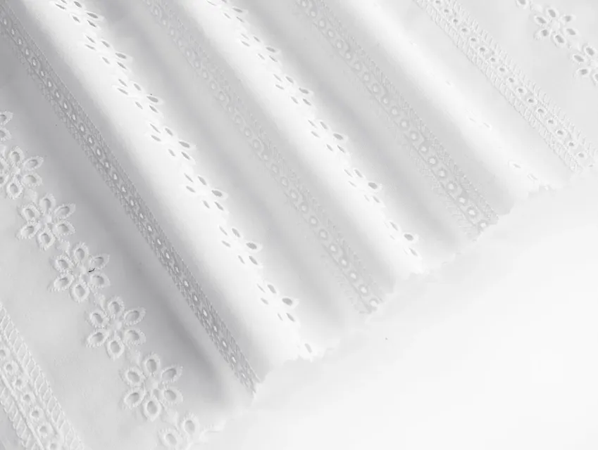 Прошва полоска с веточкой, белый - фото 1 - интернет-магазин tkani-atlas.com.ua