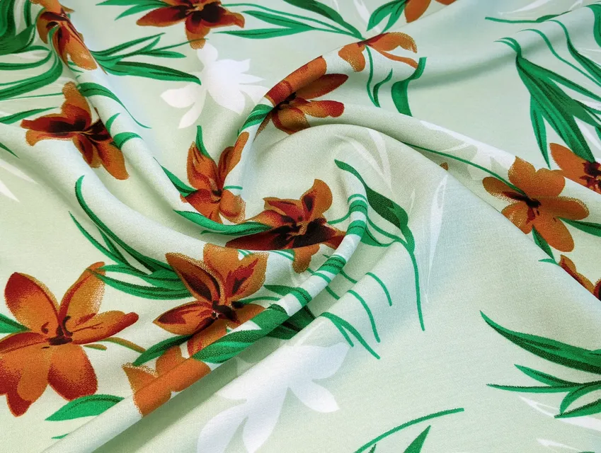 Штапель шелковистый цветочный вальс, бледно-оливковый (отрез 1,1 м) - фото 1 - интернет-магазин tkani-atlas.com.ua