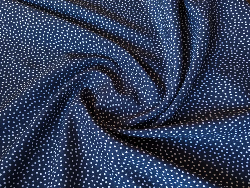 Штапель шелковистый мелкий горошек, темно-синий - фото 1 - интернет-магазин tkani-atlas.com.ua