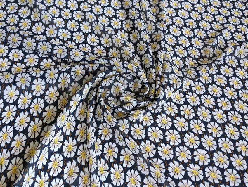 Шифон креповий квітковий, жовтий на темно-синьому - фото 1 - інтернет-магазин tkani-atlas.com.ua