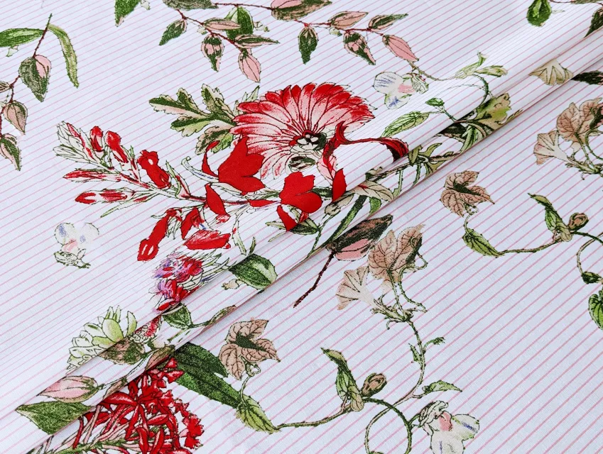 Котон стрейчевий малюнок бордові квіти, білий - фото 1 - інтернет-магазин tkani-atlas.com.ua