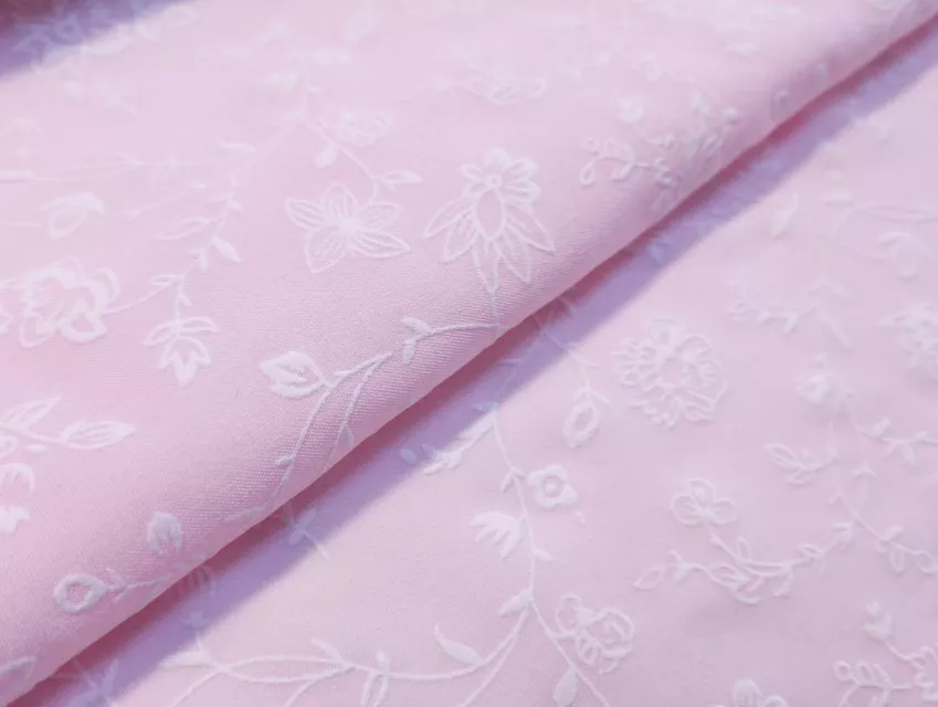 Французька віскоза лакр квіткова композиція, рожева пудра - фото 1 - інтернет-магазин tkani-atlas.com.ua