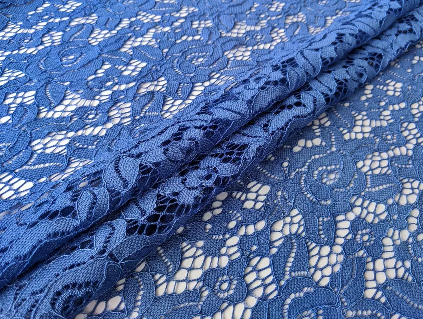 Гіпюр стрейчевий квітковий візерунок, електрик - фото 1 - інтернет-магазин tkani-atlas.com.ua