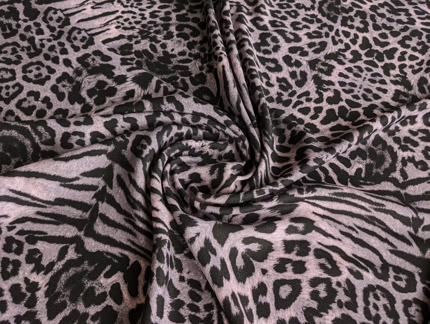 Плательный креп леопард, сиреневый - фото 1 - интернет-магазин tkani-atlas.com.ua