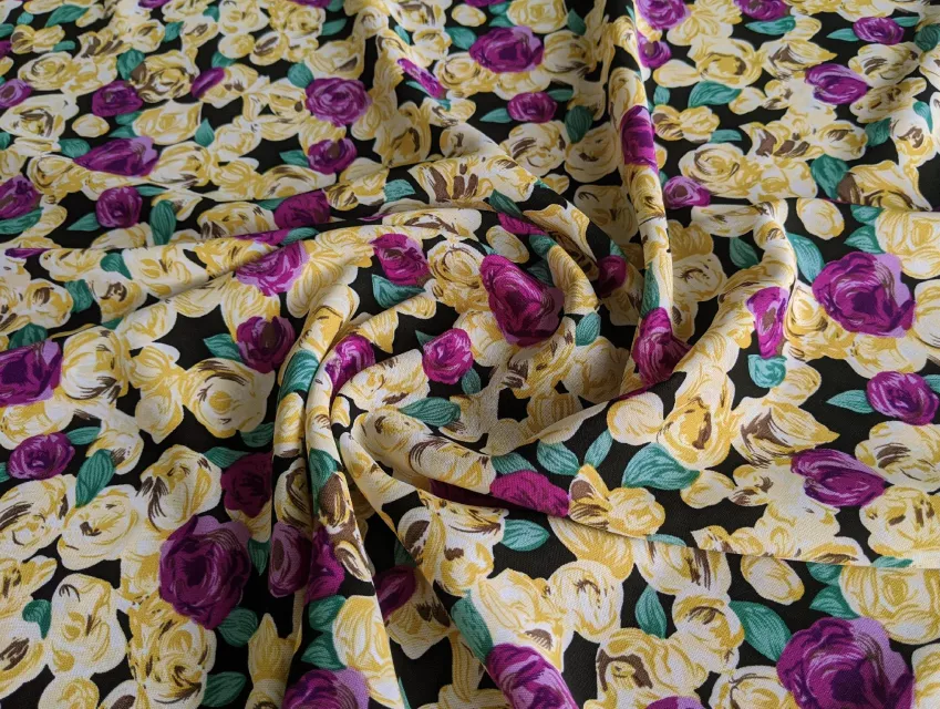 Креп шовковий квіткова композиція, бузковий з чорним - фото 1 - інтернет-магазин tkani-atlas.com.ua