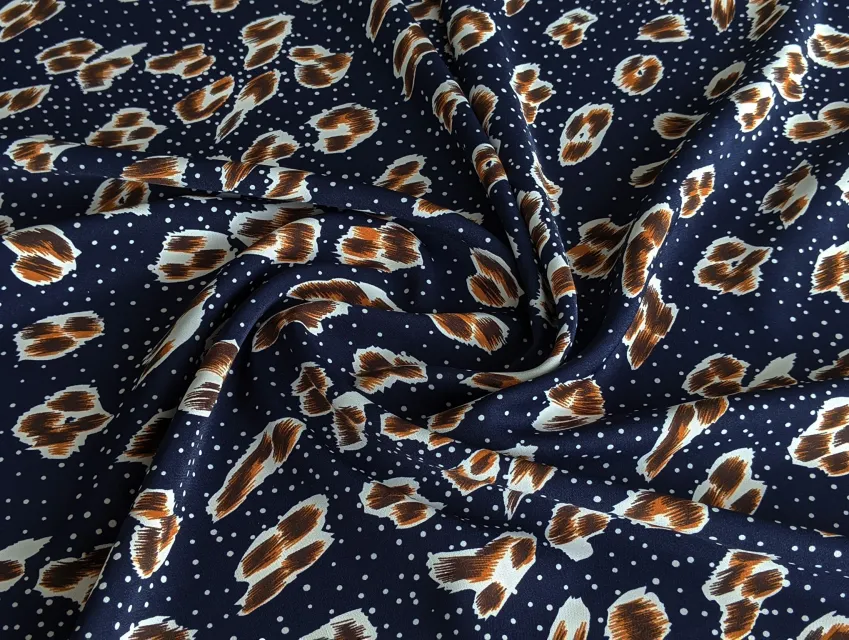 Креп шовковий леопард, темно-синій - фото 1 - інтернет-магазин tkani-atlas.com.ua