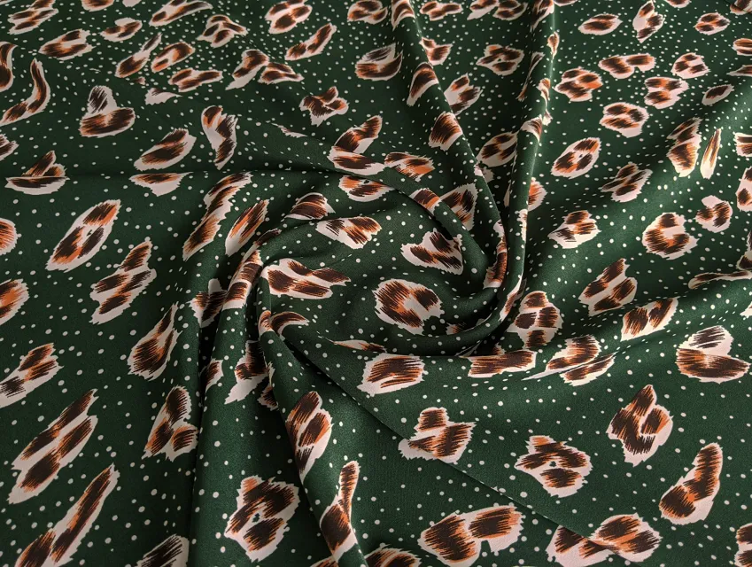 Креп шовковий леопард, зелений - фото 1 - інтернет-магазин tkani-atlas.com.ua