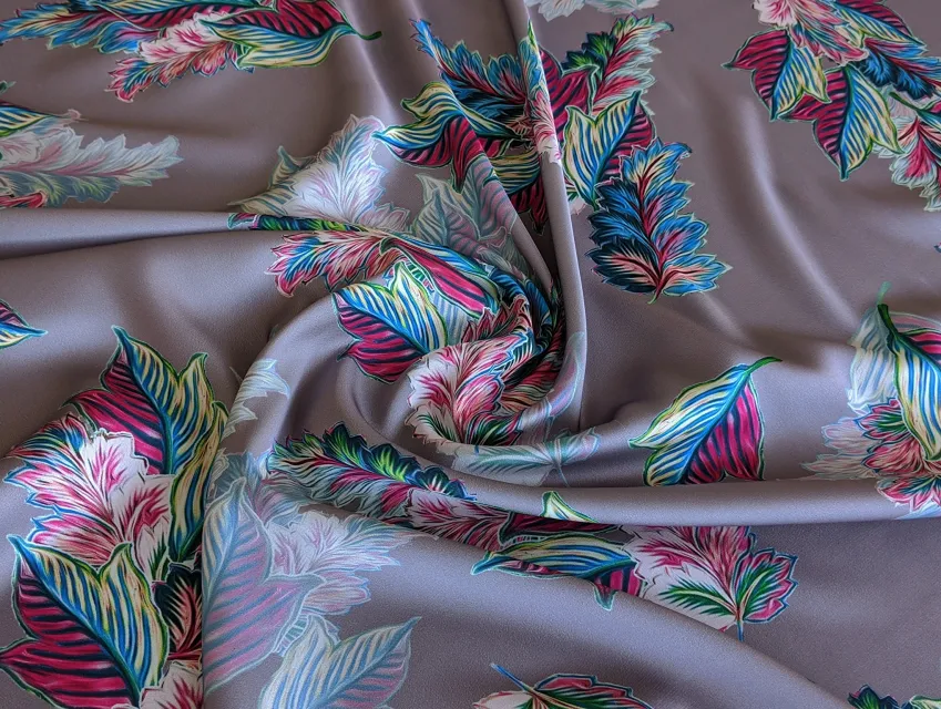 Шовк Армані райдужні квіти, бежево-ліловий - фото 1 - інтернет-магазин tkani-atlas.com.ua