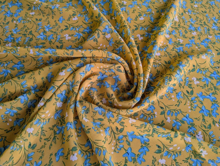 Шифон креповий осінні квіти, гірчиця з блакитним - фото 1 - інтернет-магазин tkani-atlas.com.ua