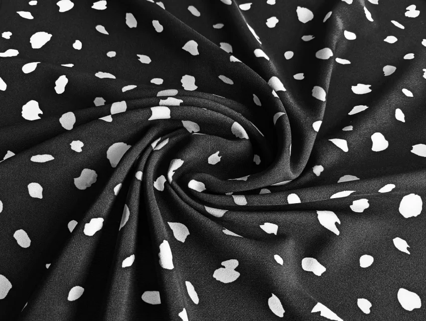 Твил рисунок неравномерные горошки, белые на черном - фото 1 - интернет-магазин tkani-atlas.com.ua