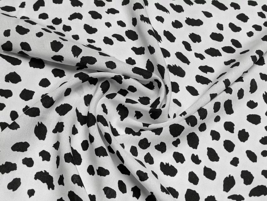Штапель шелковистый леопард, черный на белом - фото 1 - интернет-магазин tkani-atlas.com.ua