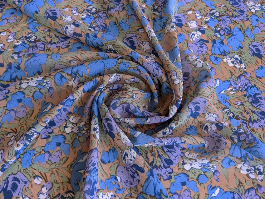 Шифон креповый голубые цветочки, бежевый - фото 1 - интернет-магазин tkani-atlas.com.ua
