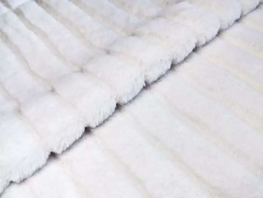 Хутро смужка 30 мм, білий - фото 1 - інтернет-магазин tkani-atlas.com.ua