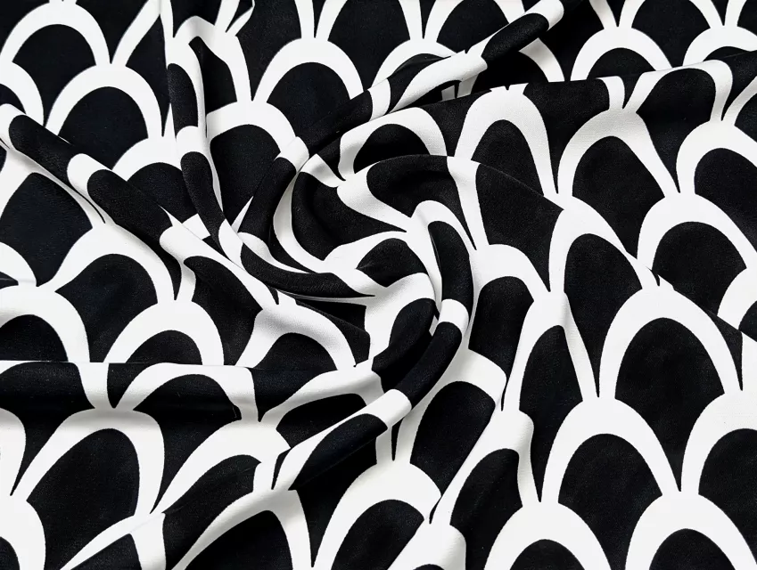 Креп шовк луска, молочний з чорним - фото 1 - інтернет-магазин tkani-atlas.com.ua