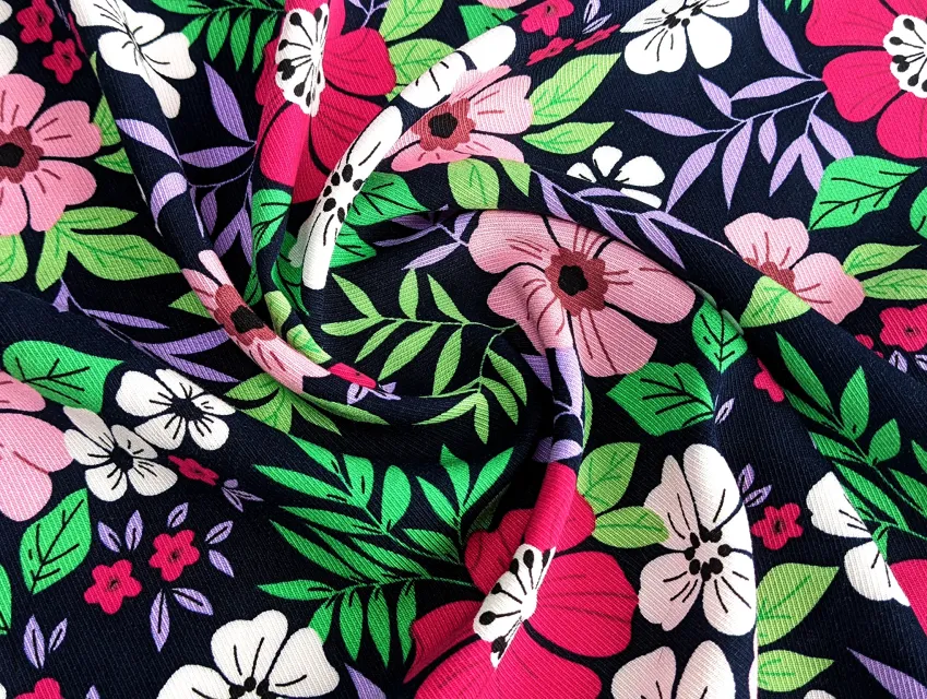 Штапель Бельмондо яскраві квіти, темно-синій - фото 1 - інтернет-магазин tkani-atlas.com.ua