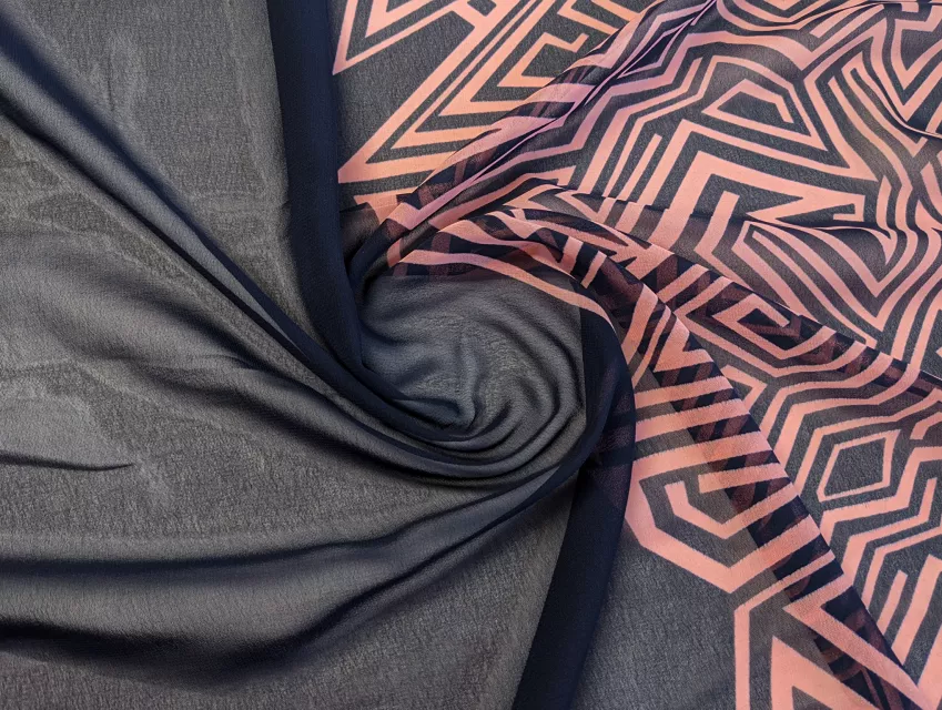 Шифон геометричний купон двосторонній, персиковий на темно-синьому - фото 1 - інтернет-магазин tkani-atlas.com.ua