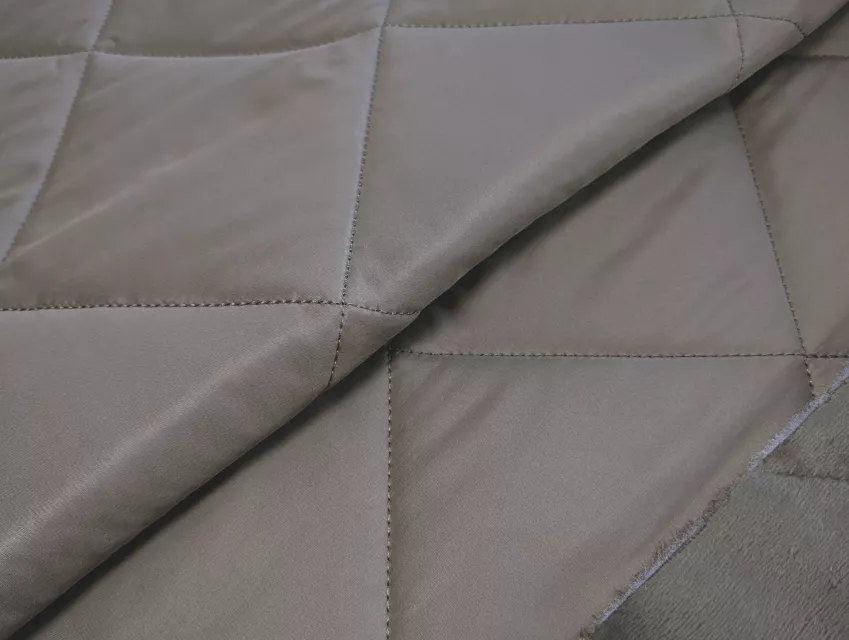 Плащівка на підкладці вельбо ромб 150 мм, бежево-ліловий - фото 1 - інтернет-магазин tkani-atlas.com.ua