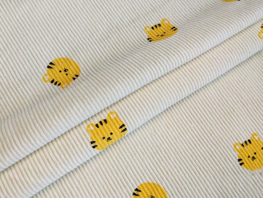 Вельвет стрейч маленькие тигрята, кремовый - фото 1 - интернет-магазин tkani-atlas.com.ua