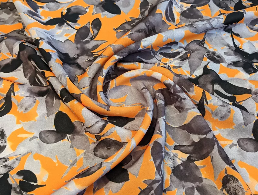 Креп шелк сказочный сад, серый с оранжевым - фото 1 - интернет-магазин tkani-atlas.com.ua