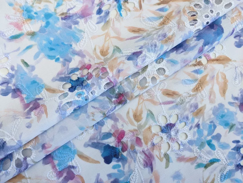 Котон вишивка акварельні бризги, блакитний - фото 1 - інтернет-магазин tkani-atlas.com.ua