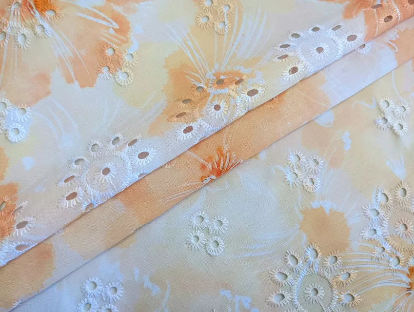 Котон вишивка квіткова акварель, світло-помаранчевий - фото 1 - інтернет-магазин tkani-atlas.com.ua