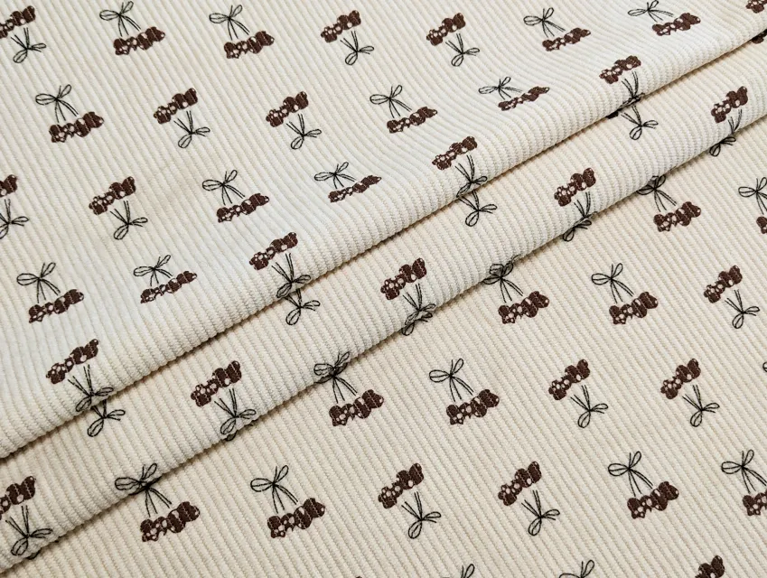 Вельвет стрейч вишеньки, світлий бежевий (відріз 0,25 м) - фото 1 - інтернет-магазин tkani-atlas.com.ua