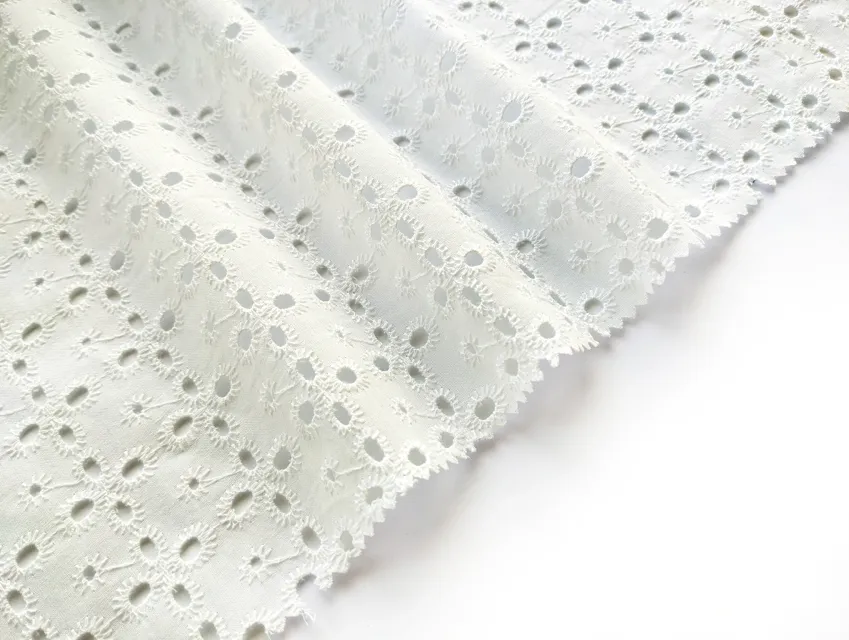 Прошва чотири пелюстки, молочний (відріз 0,9 м) - фото 1 - інтернет-магазин tkani-atlas.com.ua