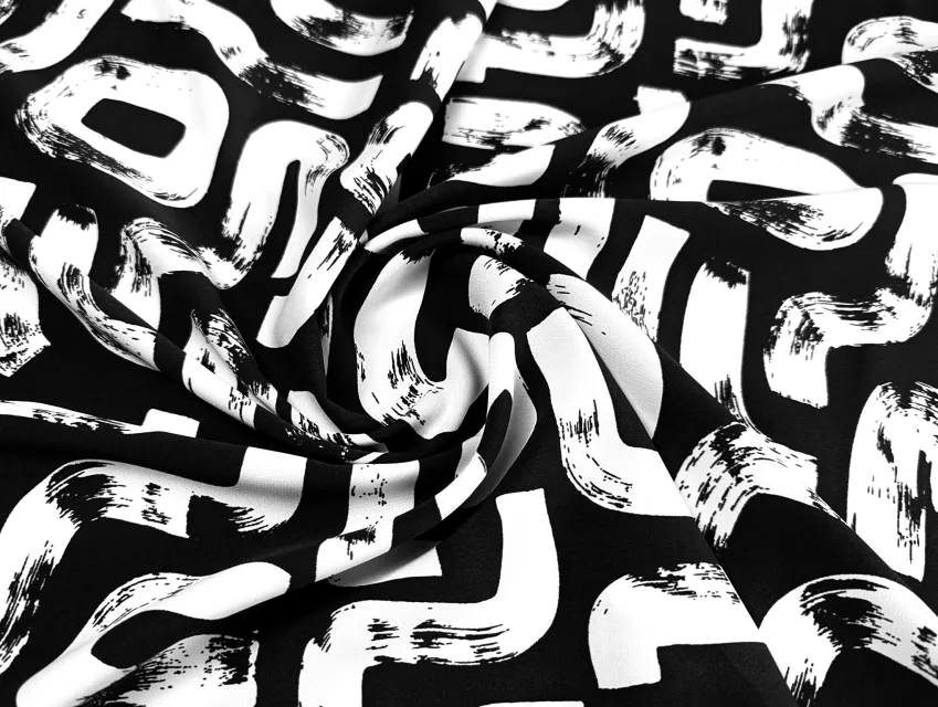 Костюмка шовковиста лабіринт, чорний з молочним - фото 1 - інтернет-магазин tkani-atlas.com.ua