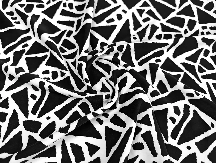 Костюмка шовковиста геометричний розсип, чорний на молочному - фото 1 - інтернет-магазин tkani-atlas.com.ua