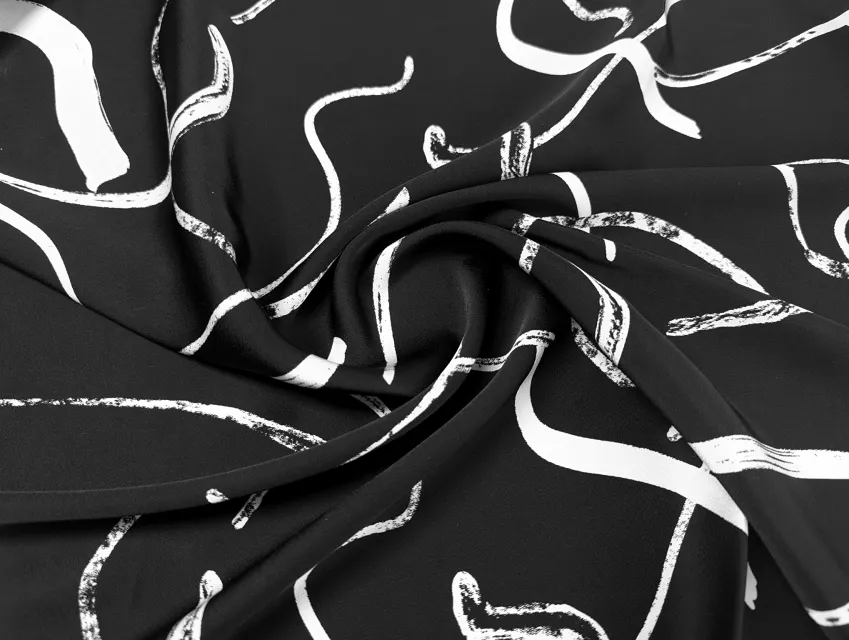 Костюмна Бель помах пензлика, молочний на чорному - фото 1 - інтернет-магазин tkani-atlas.com.ua