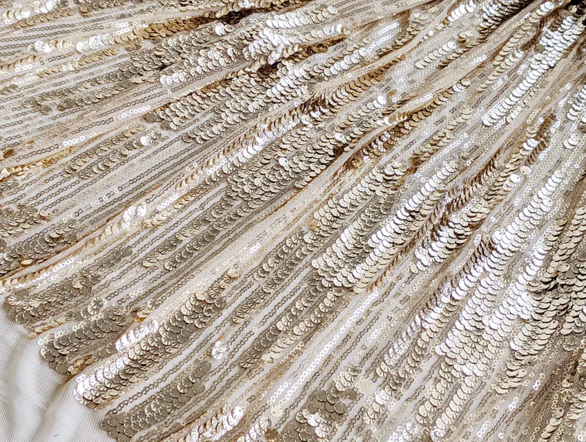 Паєтка на сітці мушля, бежевий (відріз 2,8 м) - фото 1 - інтернет-магазин tkani-atlas.com.ua