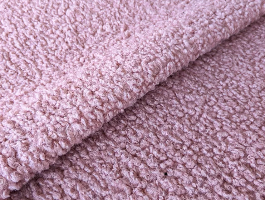 Хутро баранчик, пудровий рожевий - фото 1 - інтернет-магазин tkani-atlas.com.ua