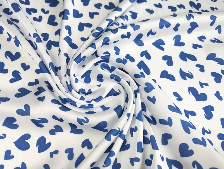 Шовк Армані розсип сердець, синій на молочному - фото 1 - інтернет-магазин tkani-atlas.com.ua