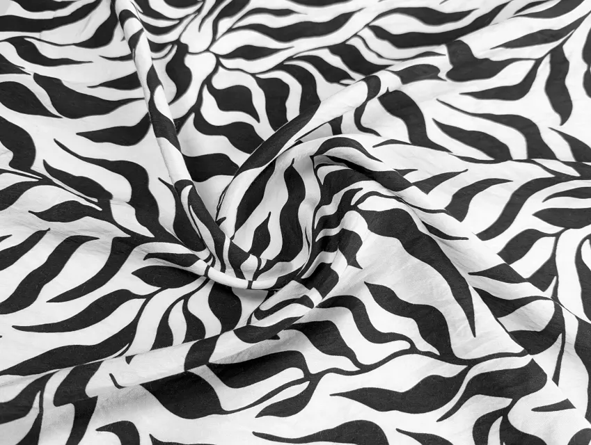 Віскоза шовк Бохо зебра, молочний на чорному - фото 1 - інтернет-магазин tkani-atlas.com.ua