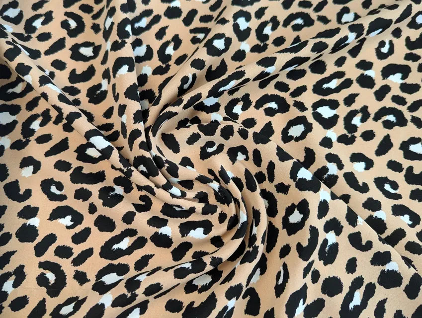 Костюмка шелковистая леопард равномерный, бежевый с черным - фото 1 - интернет-магазин tkani-atlas.com.ua