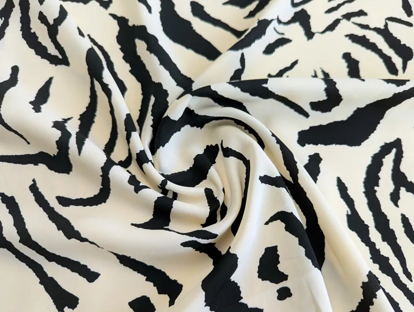 Костюмка шовковиста зебра, кремовий з чорним - фото 1 - інтернет-магазин tkani-atlas.com.ua