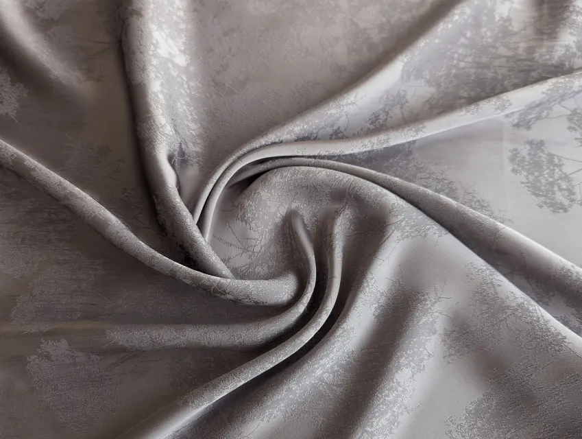 Костюмна Бель жакард дерева в цвіту, сіро-ліловий - фото 1 - інтернет-магазин tkani-atlas.com.ua