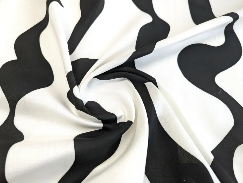Штапель шовковистий смугаста абстракція, молочний з чорним - фото 1 - інтернет-магазин tkani-atlas.com.ua