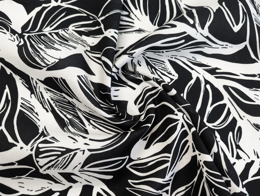 Штапель шовковистий листяна казка, молочний з чорним - фото 1 - інтернет-магазин tkani-atlas.com.ua