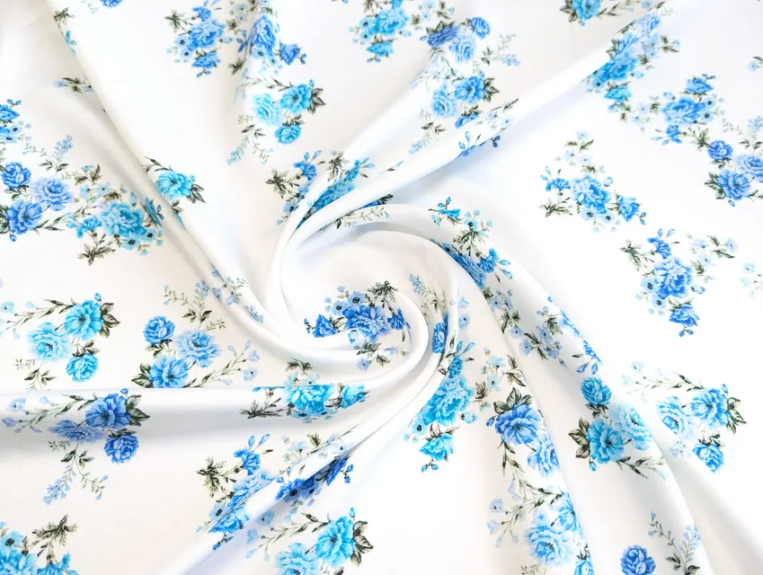Вискоза шелк цветочное плетение, молочный с голубым - фото 1 - интернет-магазин tkani-atlas.com.ua