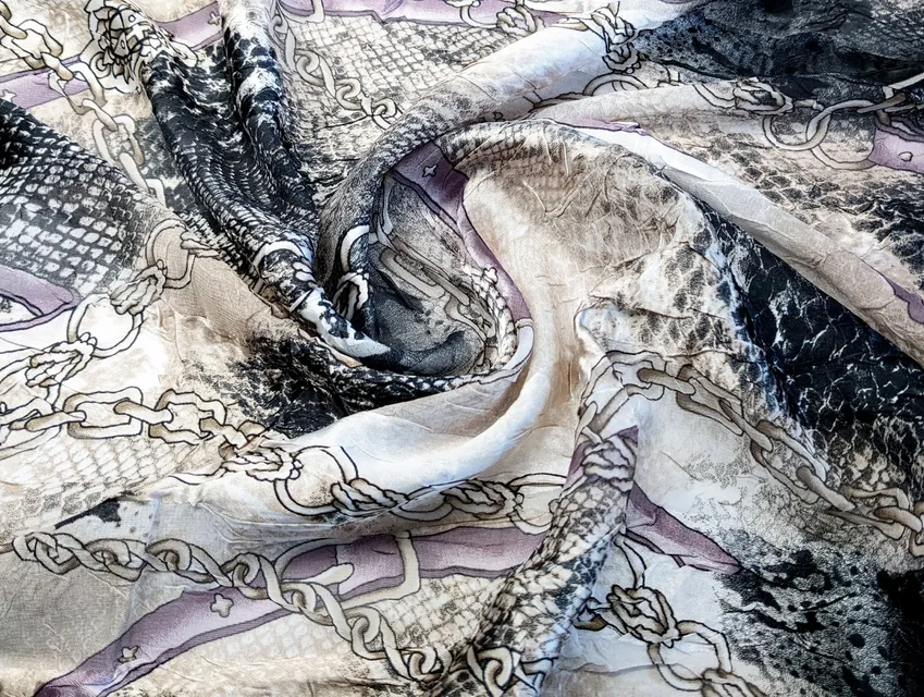 Атлас-шифон ремінці, бузковий на сірому (відріз 1,7 м) - фото 1 - інтернет-магазин tkani-atlas.com.ua