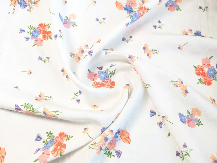 Віскоза шовк Бохо букет, молочний - фото 1 - інтернет-магазин tkani-atlas.com.ua