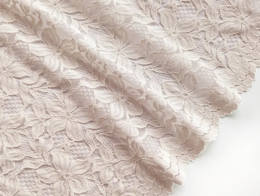 Гіпюр стрейч Класика квіткове плетіння, ніжно-рожевий (відріз 1,4 м) - фото 1 - інтернет-магазин tkani-atlas.com.ua