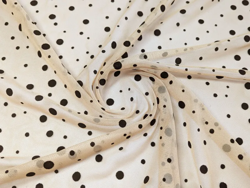 Сітка з флоком розсип горошків, чорний на бежевому - фото 1 - інтернет-магазин tkani-atlas.com.ua