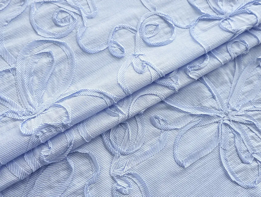 Коттон полоска с ленточкой крупные цветы, голубой - фото 1 - интернет-магазин tkani-atlas.com.ua