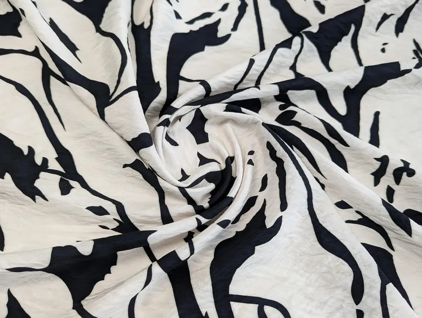 Віскоза шовк Бохо абстракція, чорний на кремовому - фото 1 - інтернет-магазин tkani-atlas.com.ua