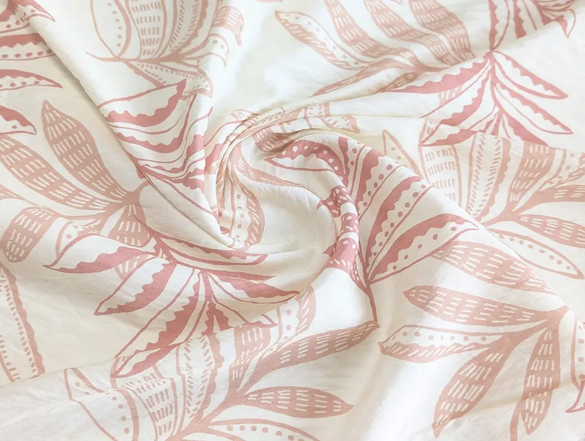 Віскоза шовк Бохо листяна казка, кремовий з амарантовим - фото 1 - інтернет-магазин tkani-atlas.com.ua