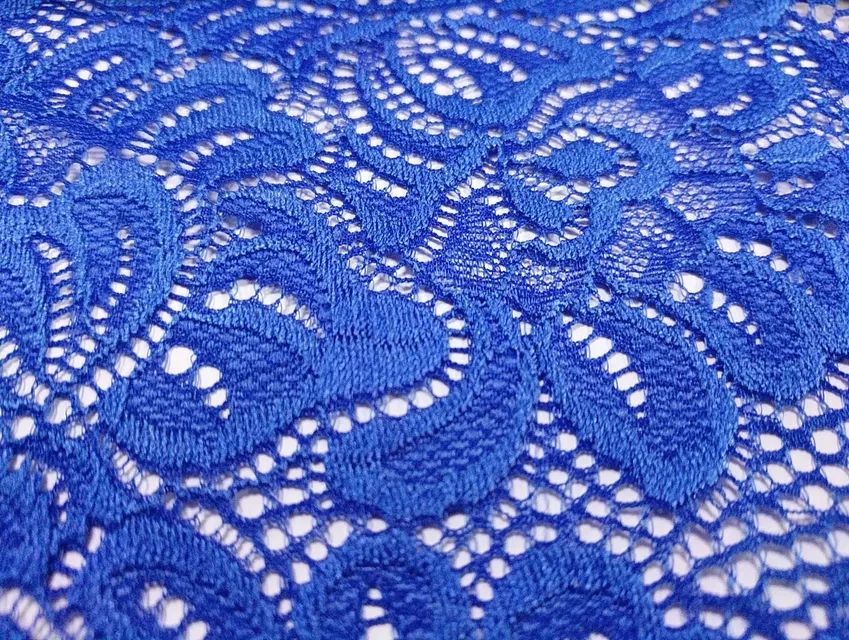 Гипюр стрейч Классика крупные цветы, электрик (отрез 0,6 м) - фото 1 - интернет-магазин tkani-atlas.com.ua